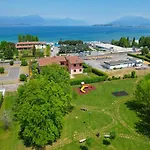 Lägenhet Dolce With Garden And Pools Desenzanoloft Official Partner Homes & By Marriott Bonvoy Desenzano del Garda